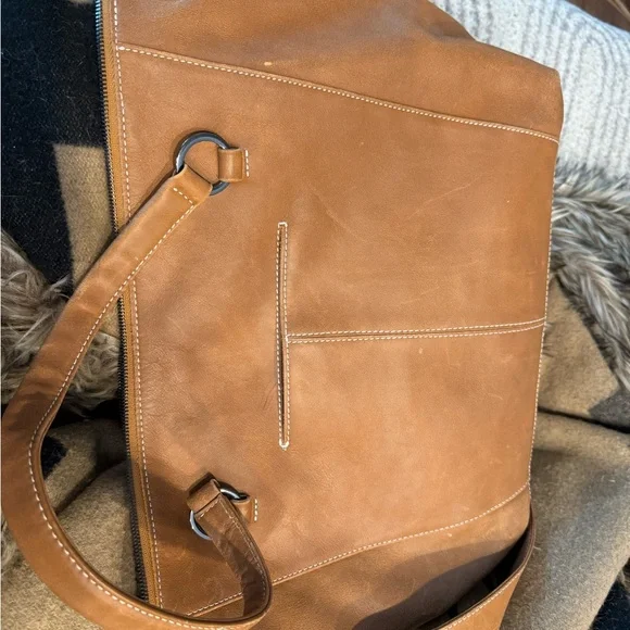 GUC Hammitt Tan Daniel Large Crossbody Bag with Gunmetal Studded Detail - Picture 3 of 8